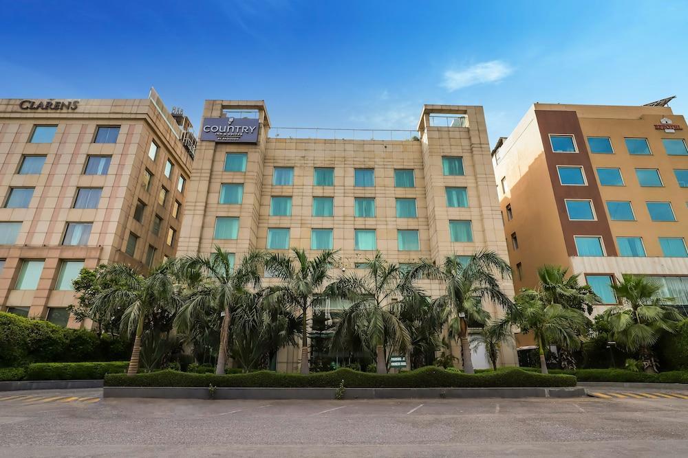 Radisson Hotel Sector 29 Gurugram Гургаон Экстерьер фото