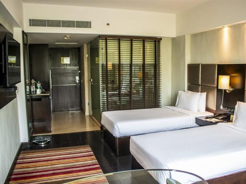Radisson Hotel Sector 29 Gurugram Гургаон Экстерьер фото