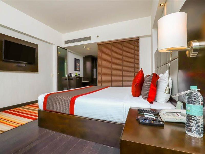 Radisson Hotel Sector 29 Gurugram Гургаон Экстерьер фото