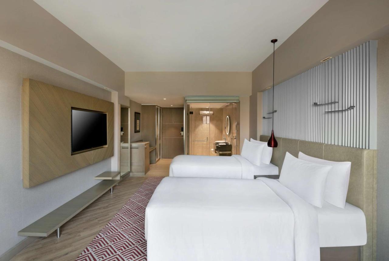Radisson Hotel Sector 29 Gurugram Гургаон Экстерьер фото