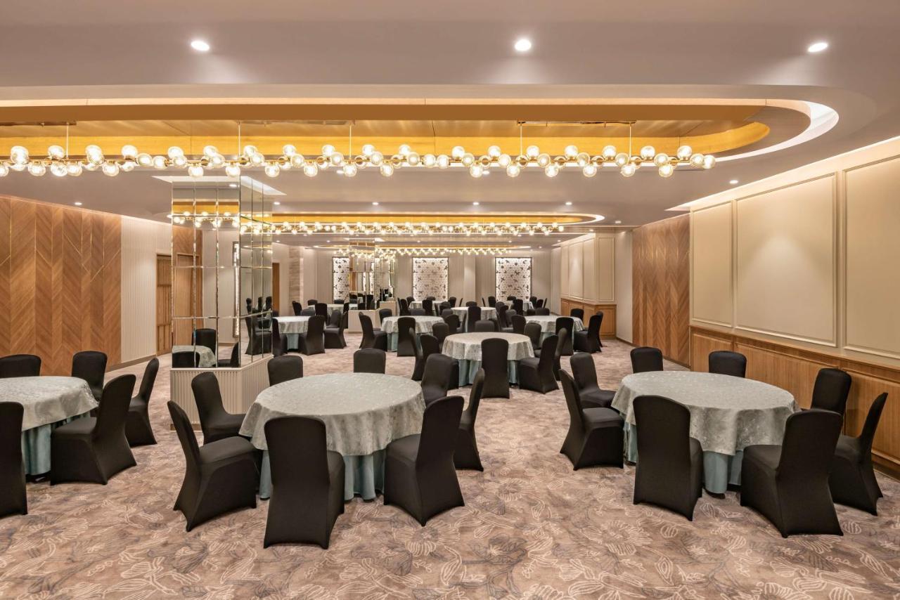 Radisson Hotel Sector 29 Gurugram Гургаон Экстерьер фото