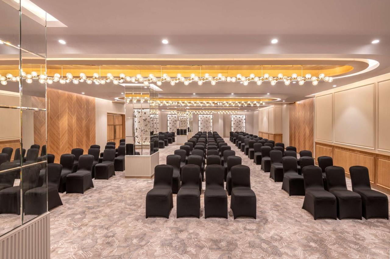 Radisson Hotel Sector 29 Gurugram Гургаон Экстерьер фото