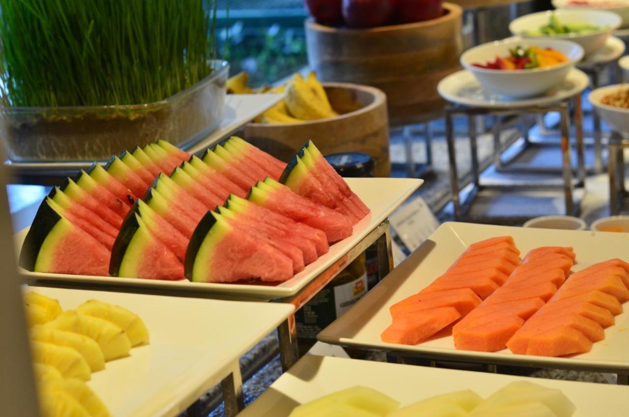 Radisson Hotel Sector 29 Gurugram Гургаон Экстерьер фото