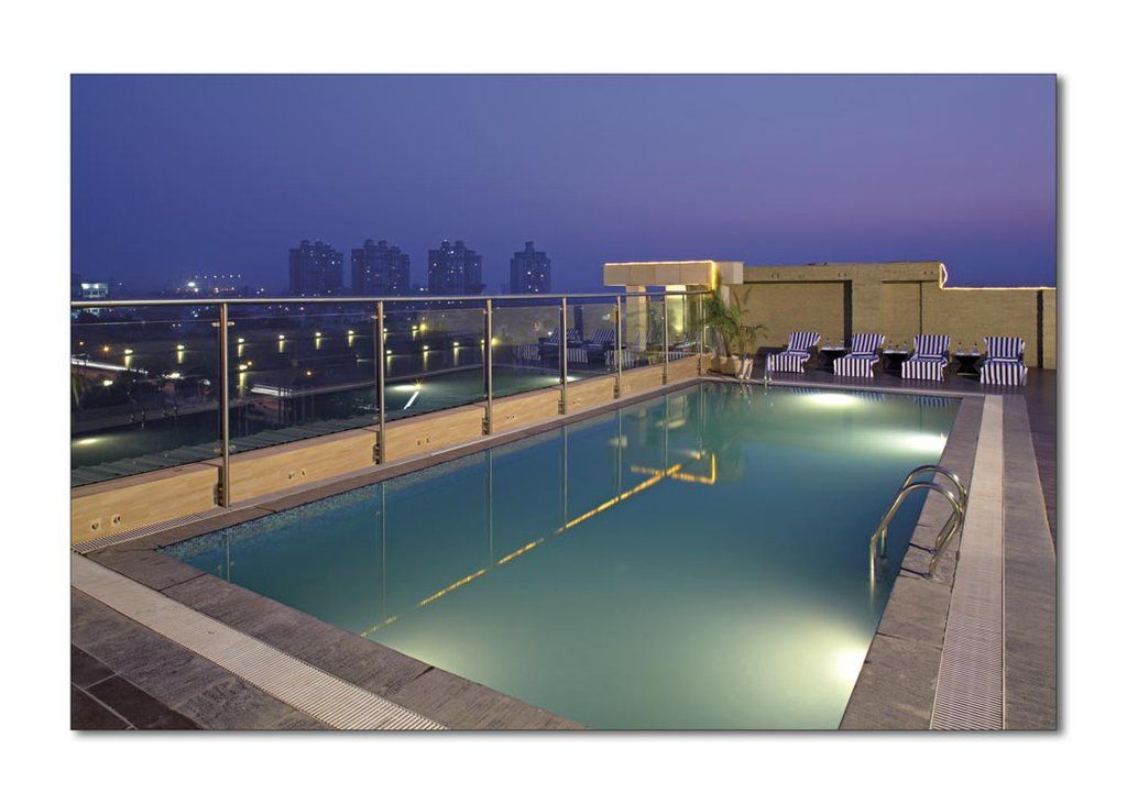 Radisson Hotel Sector 29 Gurugram Гургаон Экстерьер фото